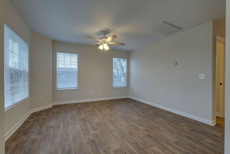 1117 Phelissa Dr, La Vergne, TN 37086