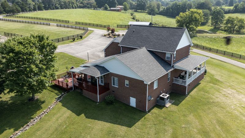 2092 Poplar Springs Rd, White Bluff, TN 37187