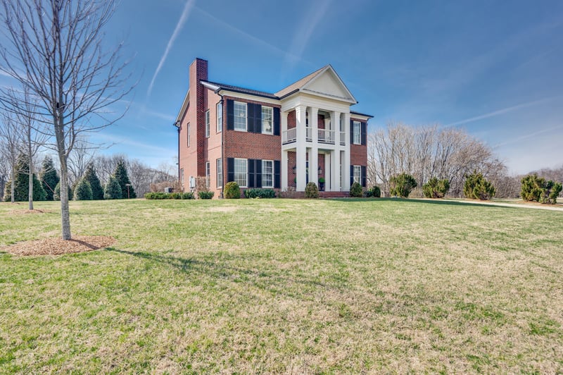 1172 Saddle Springs Dr, Thompsons Station, TN 37179