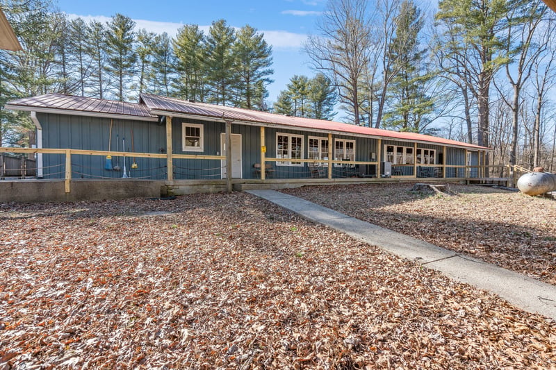 325 Lake Westmoreland Rd, Westmoreland, TN 37186