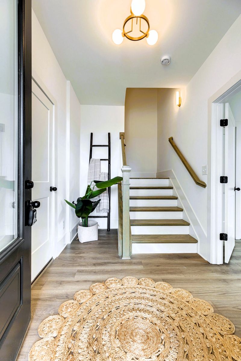 121 Neill Ave #D, Nashville, TN 37206