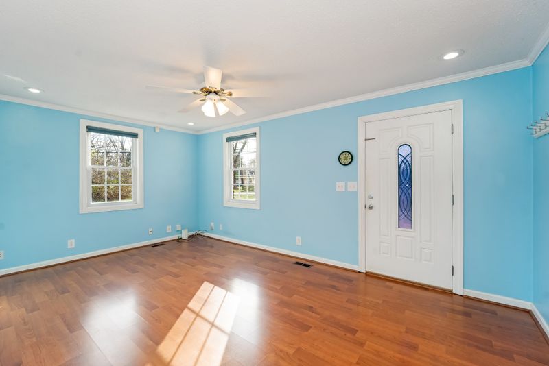 98 Lyle Ln, Nashville, TN 37210