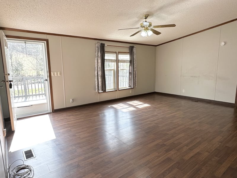 36 Pigeon Roost Rd, Brush Creek, TN 38547