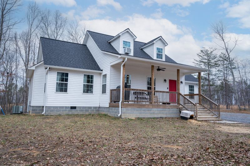 761 Pikes Dr, Trenton, GA 30752