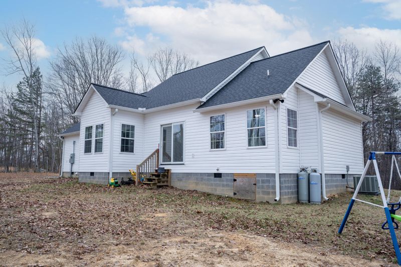 761 Pikes Dr, Trenton, GA 30752
