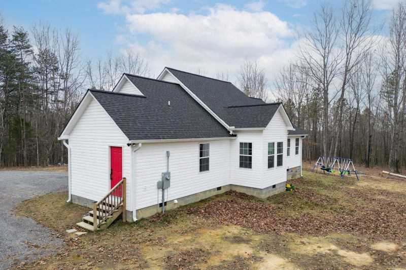 761 Pikes Dr, Trenton, GA 30752