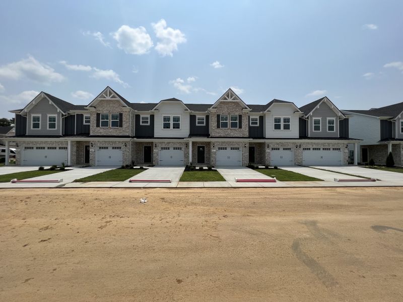 5718 Cloverwood Dr, Murfreesboro, TN 37128