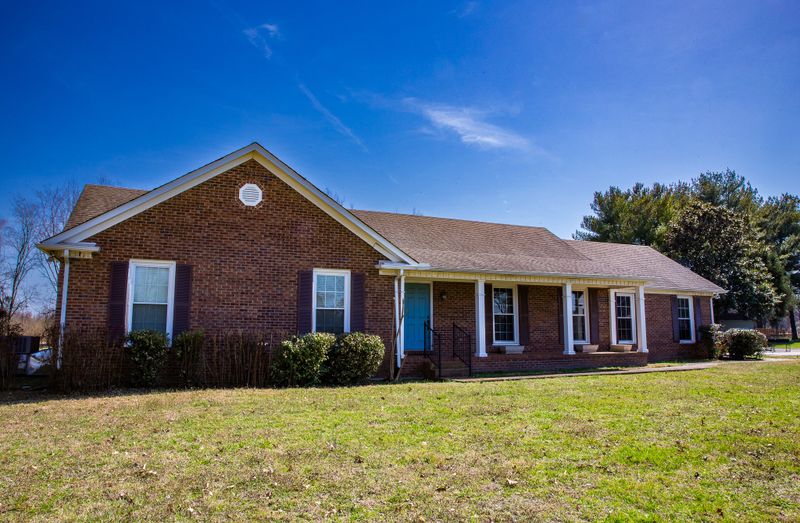 3002 Regency Park Dr, Murfreesboro, TN 37129