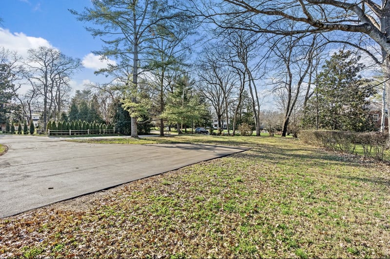 911 Westview Ave, Nashville, TN 37205