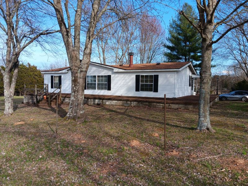 657 Beasleys Bend Rd, Lebanon, TN 37087