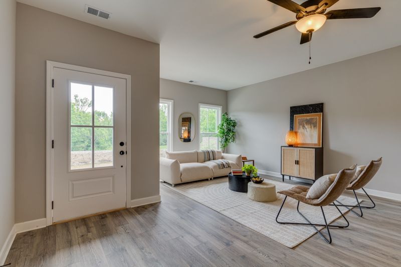 404 Queen Ln, Gallatin, TN 37066