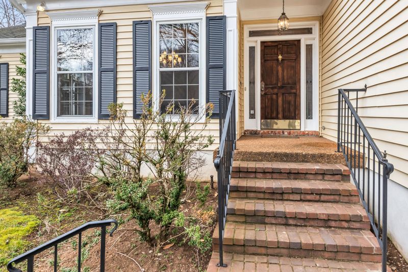 4102 Estes Rd, Nashville, TN 37215