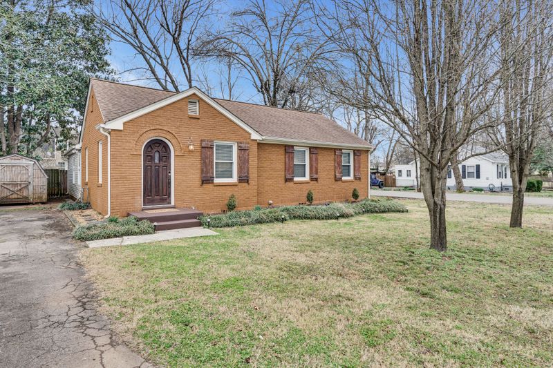 1304 Allen Ave, Murfreesboro, TN 37129