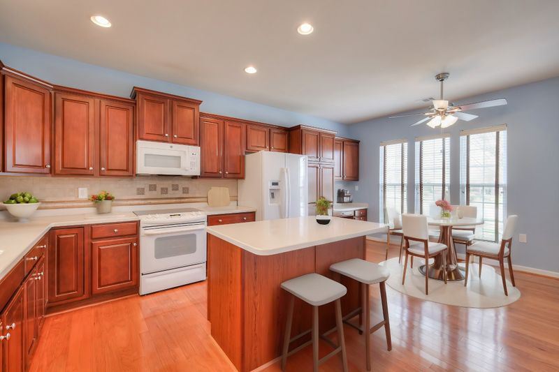 100 Navy Cir, Mount Juliet, TN 37122