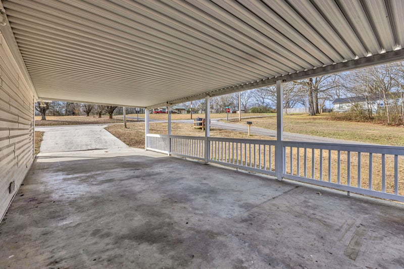 512 8th St, Bridgeport, AL 35740