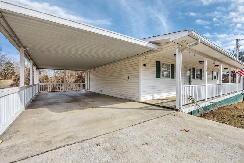 512 8th St, Bridgeport, AL 35740