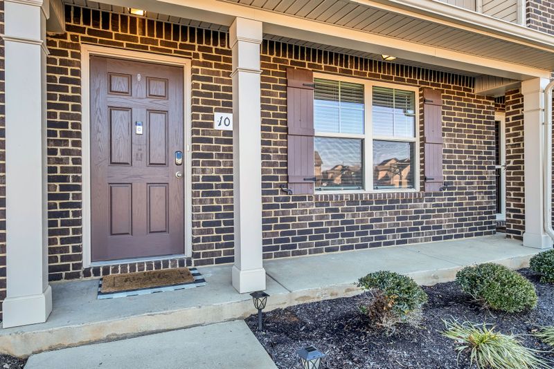 1007 Crested Rn, Smyrna, TN 37167