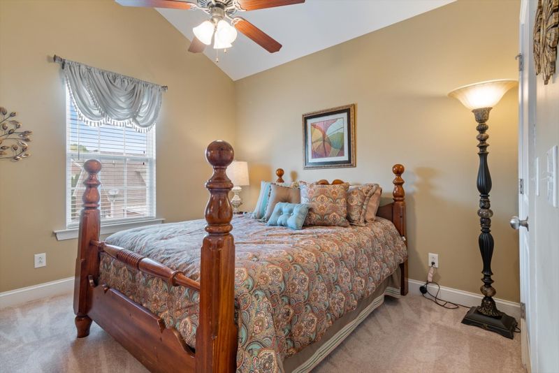 210 Rowlette Cir, Murfreesboro, TN 37127