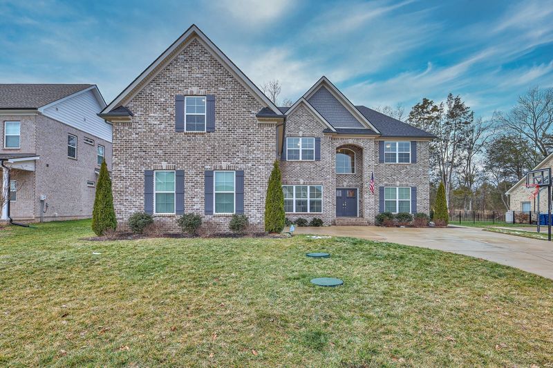 1119 Owen Layne Dr, Murfreesboro, TN 37129