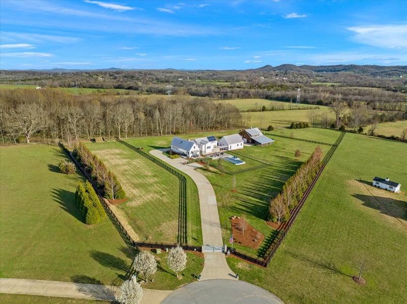 6925 Owendale Ln, College Grove, TN 37046