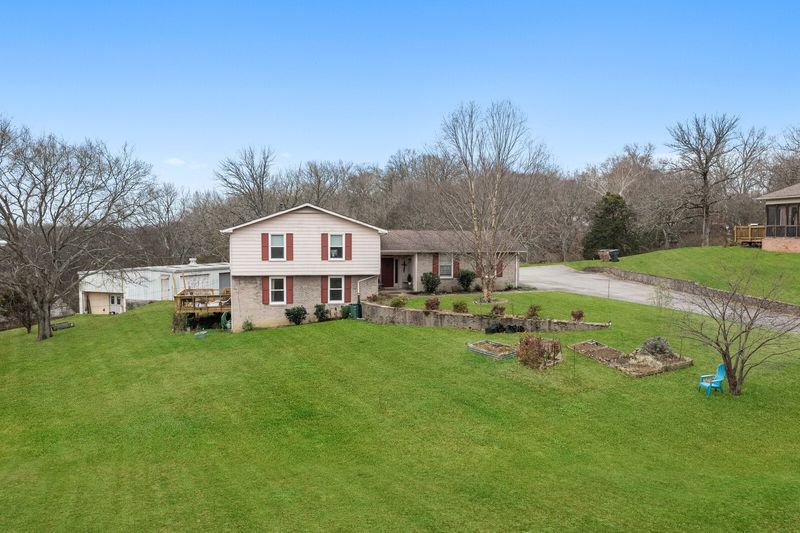 3015 Fernbrook Ln, Nashville, TN 37214
