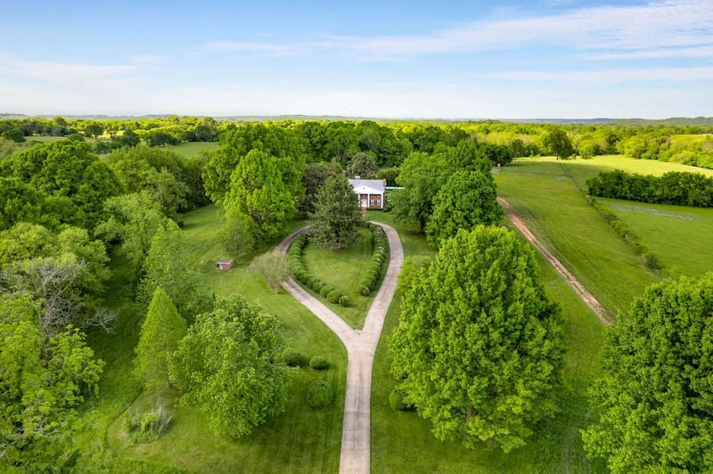 6768 Old Zion Rd, Columbia, TN 38401