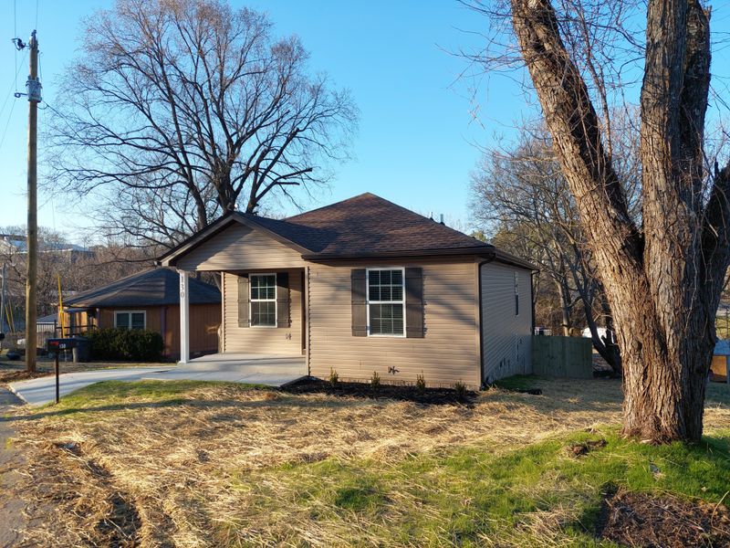 130 W 1st St, Columbia, TN 38401