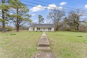 2704 Blackman Rd, Murfreesboro, TN 37129