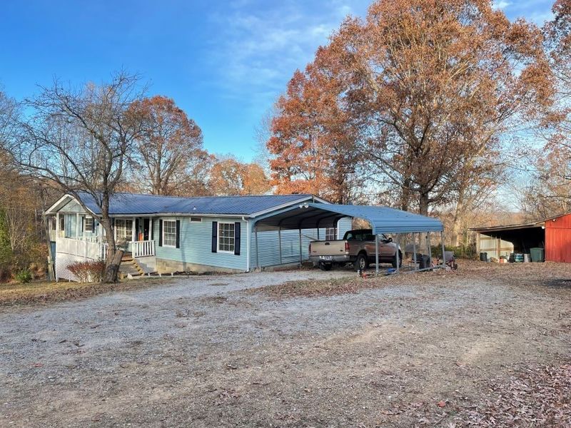 1172 Pack Rd, White Bluff, TN 37187