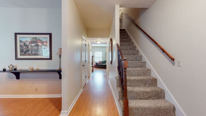 1018 Pleasant View Dr, Nashville, TN 37214