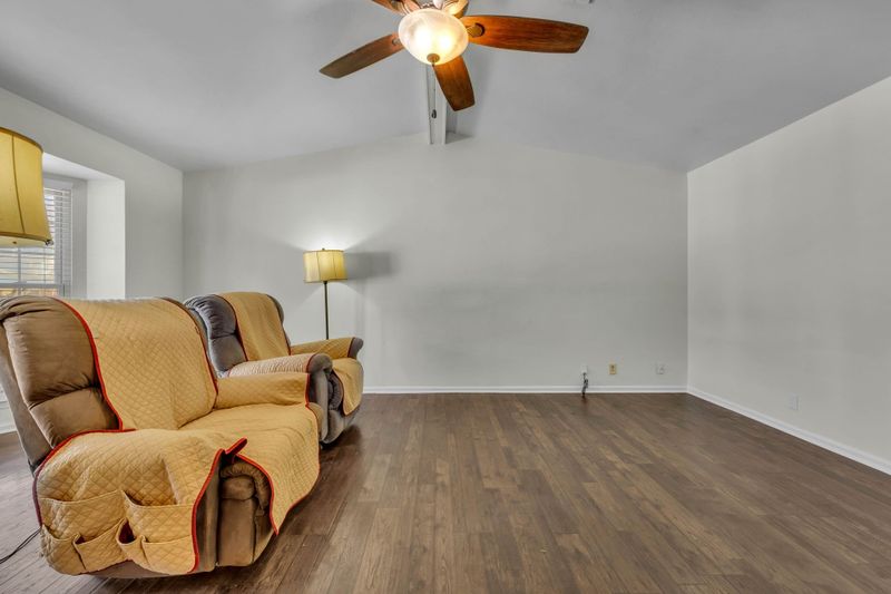3035 Casa Dr, Nashville, TN 37214