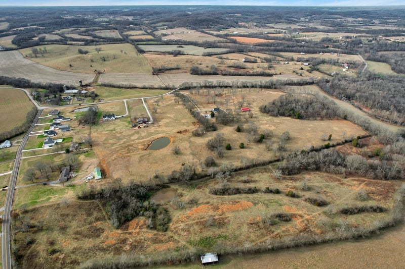 1418 S Cross Bridges Rd, Mount Pleasant, TN 38474