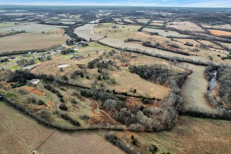 1418 S Cross Bridges Rd, Mount Pleasant, TN 38474