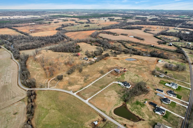 1418 S Cross Bridges Rd, Mount Pleasant, TN 38474