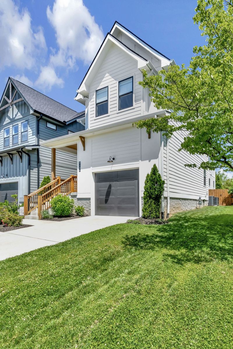 913 Crescent Hill Rd #A, Nashville, TN 37206