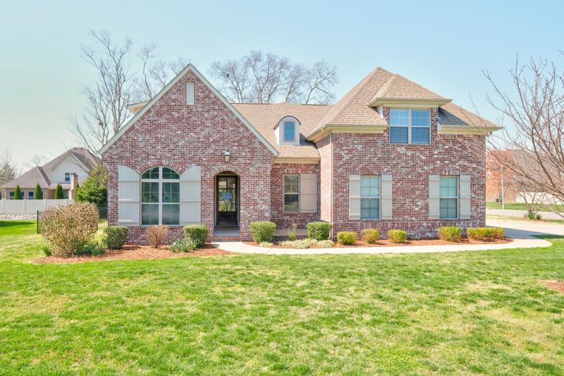 2733 Craythorne Dr, Murfreesboro, TN 37129