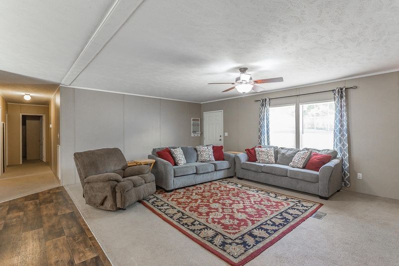 532 E Garden Farm Rd #1, Rossville, GA 30741