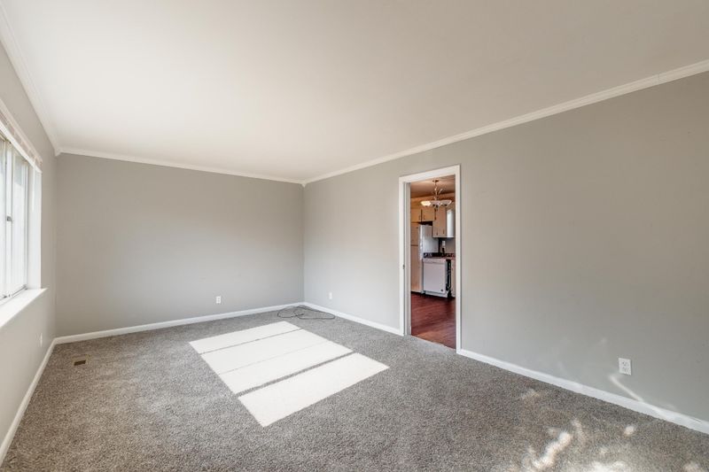 613 Holly Dr, Rossville, GA 30741