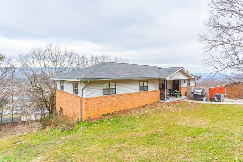 161 Leinbach Rd, Rossville, GA 30741