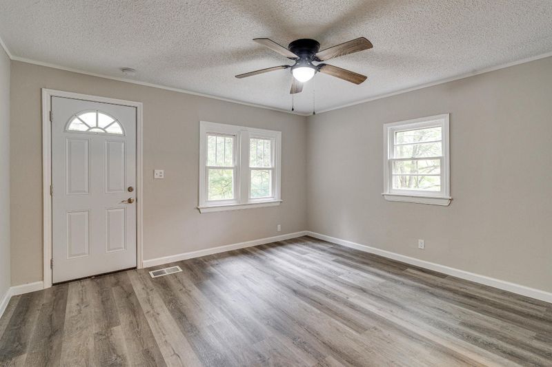 5 Hillcrest Dr, Rossville, GA 30741