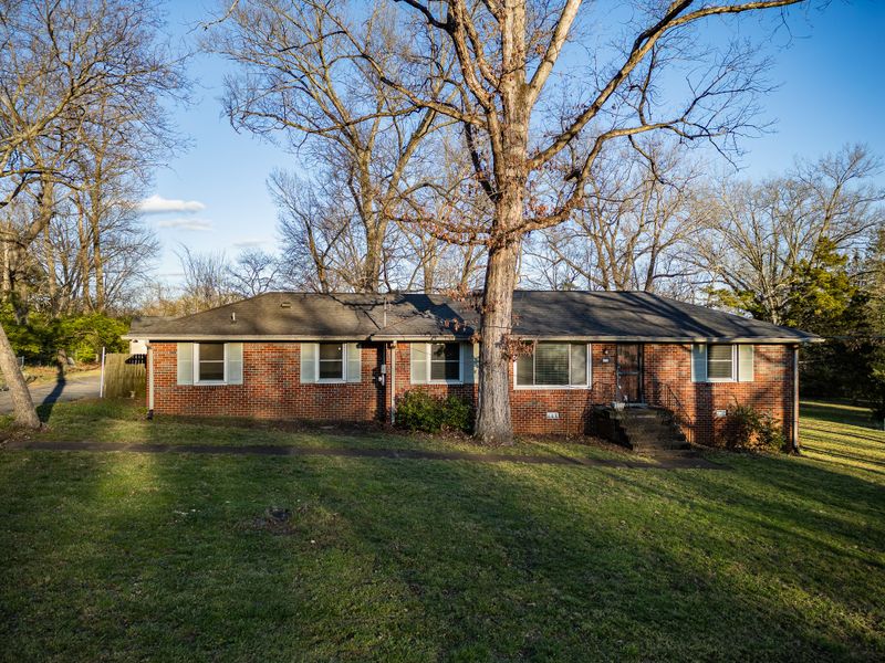 4864 Corning Dr, Nashville, TN 37211