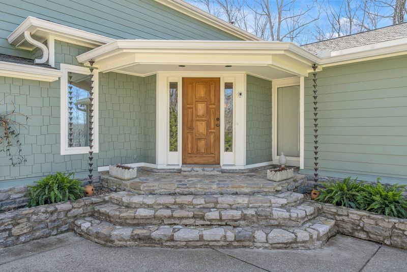 7453 Huntwick Trl, Nashville, TN 37221