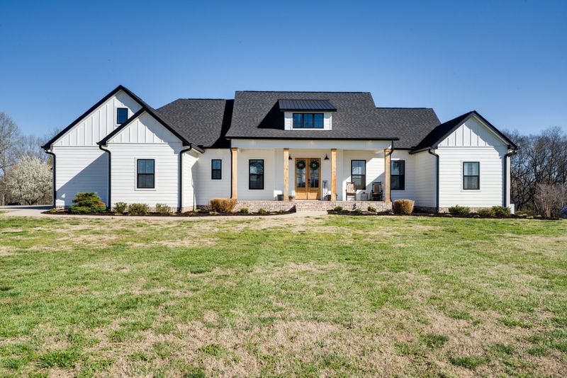 295 Ben Armstrong Rd, Castalian Springs, TN 37031