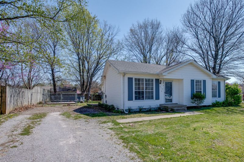 215 Sunny Acre Dr, Mount Juliet, TN 37122