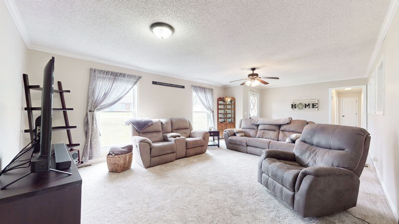3052 Dell Dr, Hermitage, TN 37076