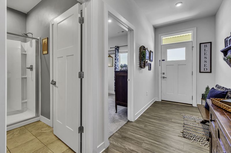 2802 Twin Knobs Dr, Murfreesboro, TN 37128