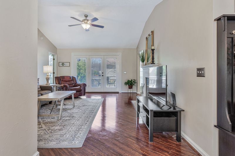 2303 N Cromwell Ct, Mount Juliet, TN 37122