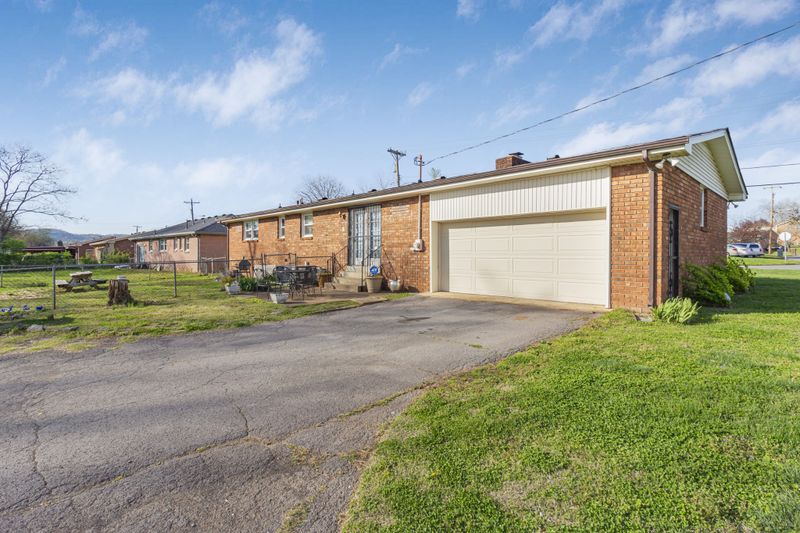 3811 Crouch Dr, Nashville, TN 37207