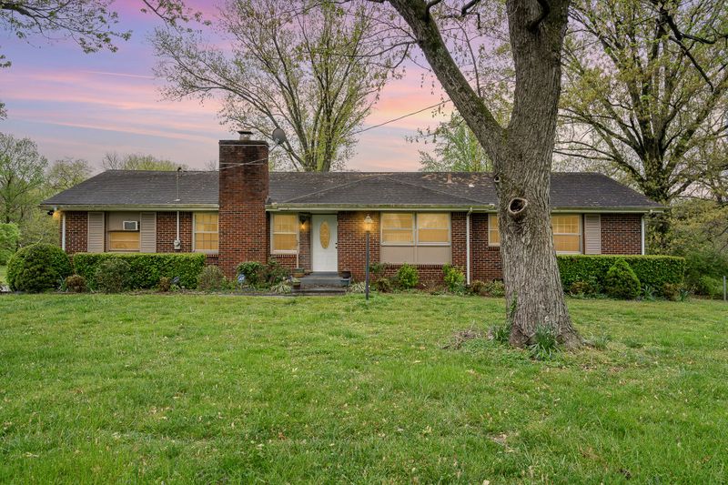 389 Wimpole Dr, Nashville, TN 37211