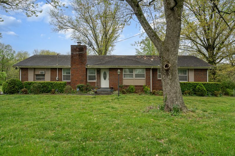 389 Wimpole Dr, Nashville, TN 37211